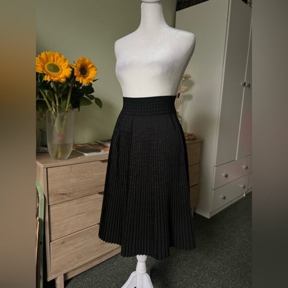 Black Shiny Pleated Knee-Length Midi Thick Elastic High-Waist Modest Skirt Sz M - Picture 3 of 16